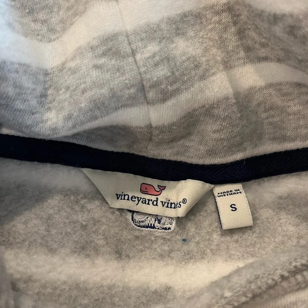 Ladies size small oversized sweatshirt by vineyard vines - Picture 2 of 5